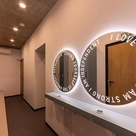 Campus 90 - Free Parking