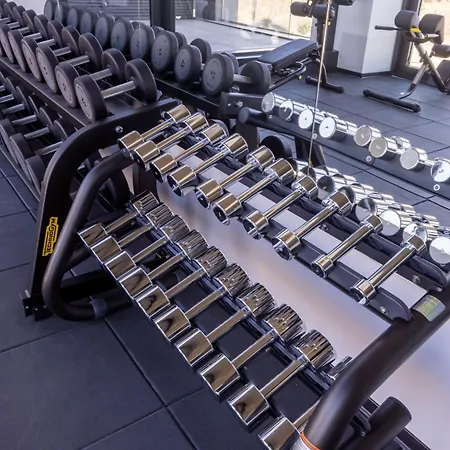 Campus 90 - Free Parking Warna