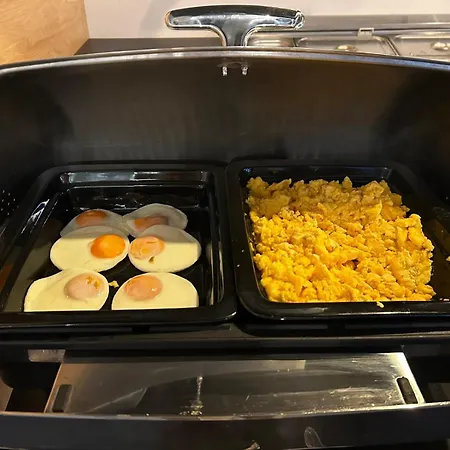 Campus 90 - Free Parking Hotel Warna