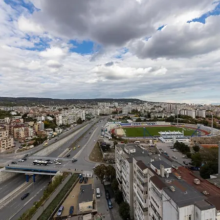 Campus 90 - Free Parking Готель 4*