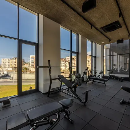 Campus 90 - Free Parking