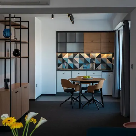 Hotel Campus 90 - Free Parking 4*