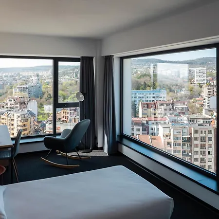 Campus 90 - Free Parking