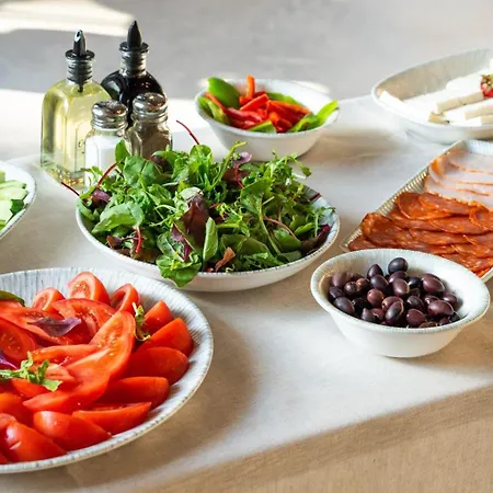 Campus 90 - Free Parking Otel