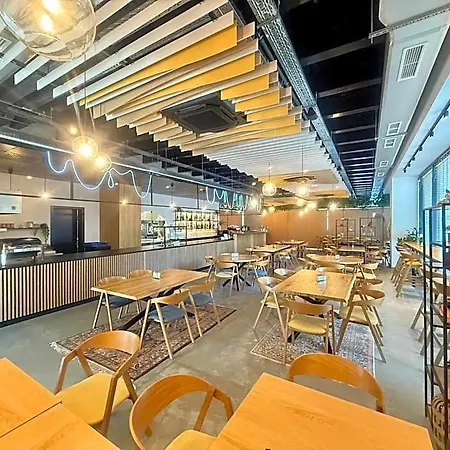 Campus 90 - Free Parking Hotel 4*