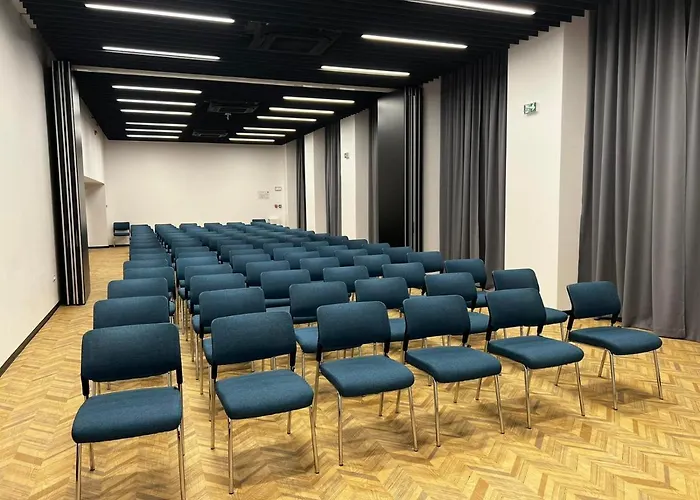 מלון Campus 90 - Free Parking 4*