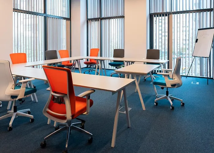 Campus 90 - Free Parking מלון