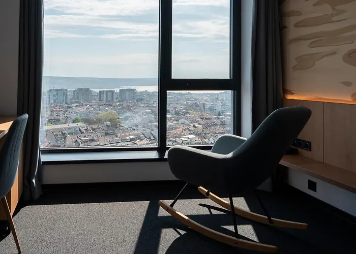 Campus 90 - Free Parking מלון