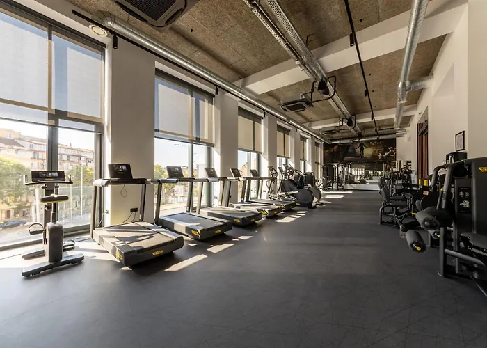 מלון Campus 90 - Free Parking 4*