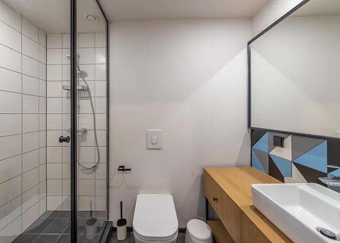 Campus 90 - Free Parking וארנה