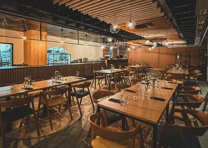 מלון Campus 90 - Free Parking 4*